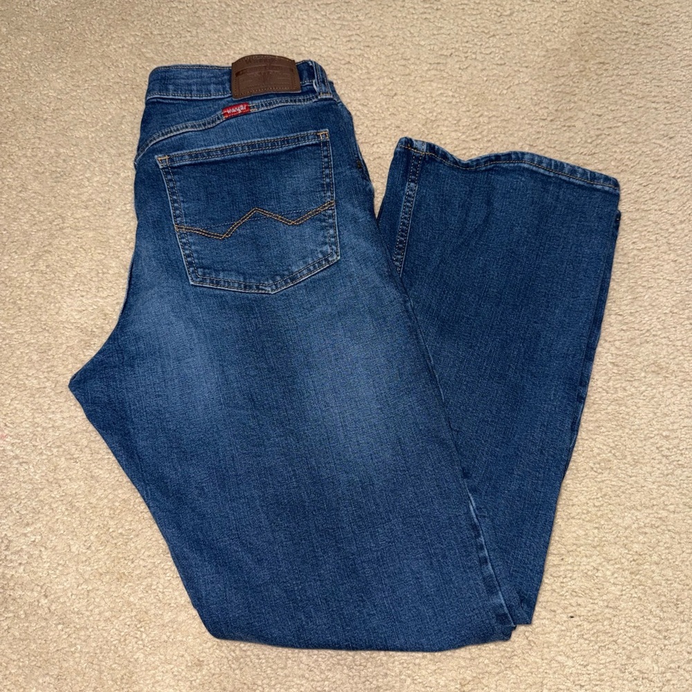 Wrangler Relaxed Boot Jeans